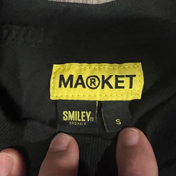 Market T-Shirt - Picture 3 of 3